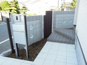 化粧ブロックを組み合わせたデザイン塀　～立川市上砂町～３