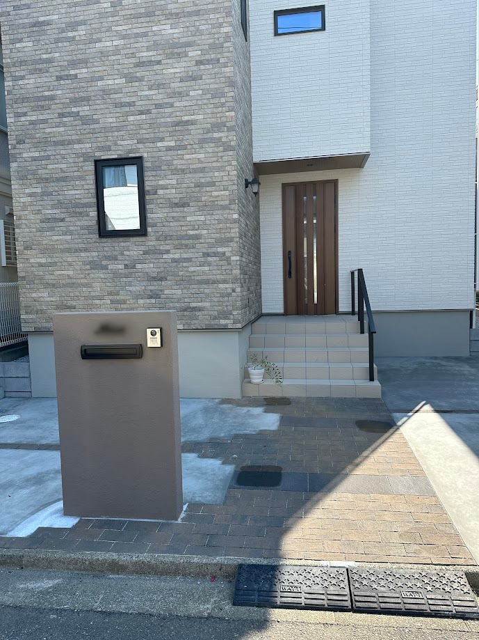 住宅の雰囲気に合わせたオープン外構　～府中市～