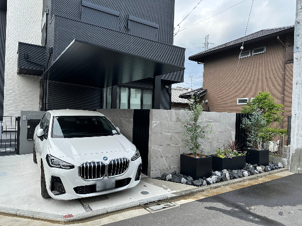 カーポートSCとタイル壁が格好いい　～立川市～