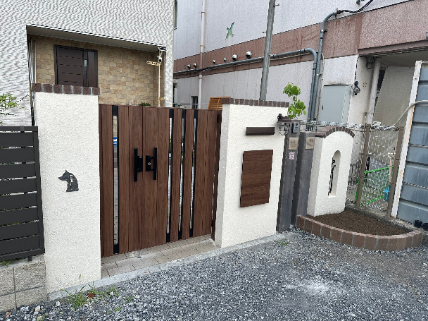 セミオープンからクローズ外構へのリフォーム　～青梅市～