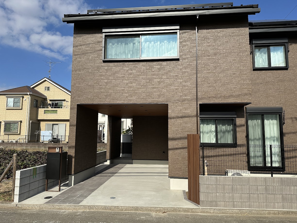 ビルトイン車庫でスッキリとまとまった外構～西東京市～