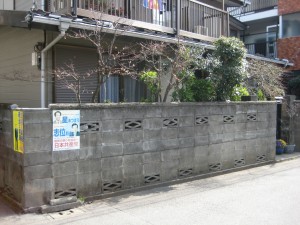 【大阪震度６弱】高槻市長が謝罪　女児死亡の倒壊したブロック塀、基準満たさず 建物の強度を確かめる構造計算をした記録がない★3 	->画像>119枚 